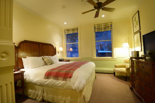 New Sheridan Hotel Main image